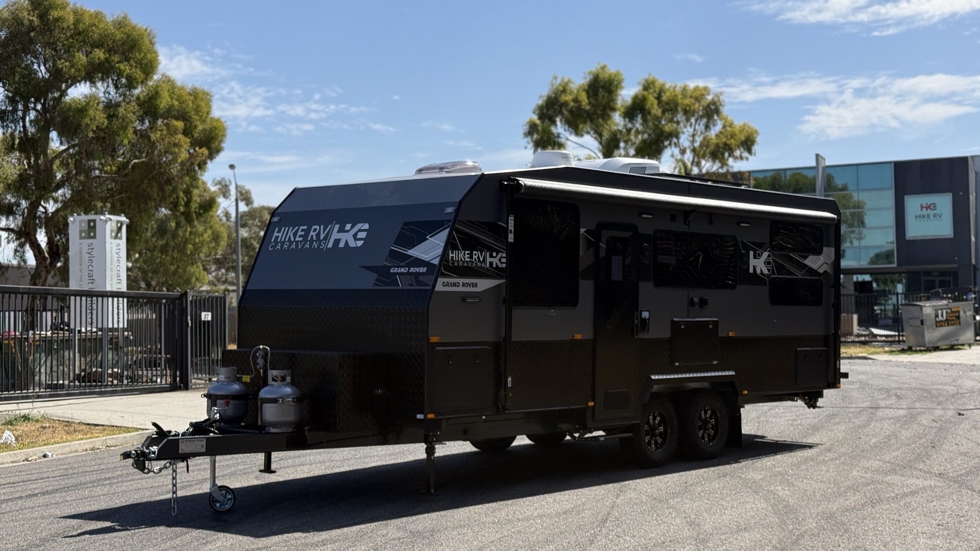 Grand Rover External 7